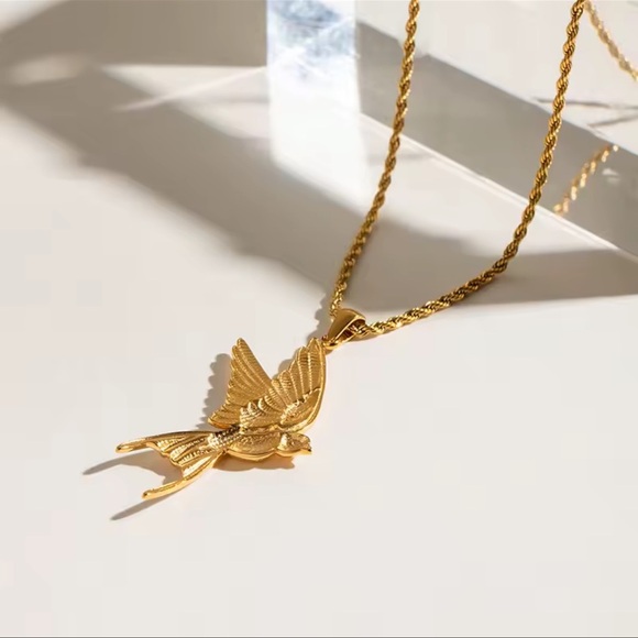Swallow Peace Bird 18k Gold Stainless Steel Necklace - Picture 3 of 5